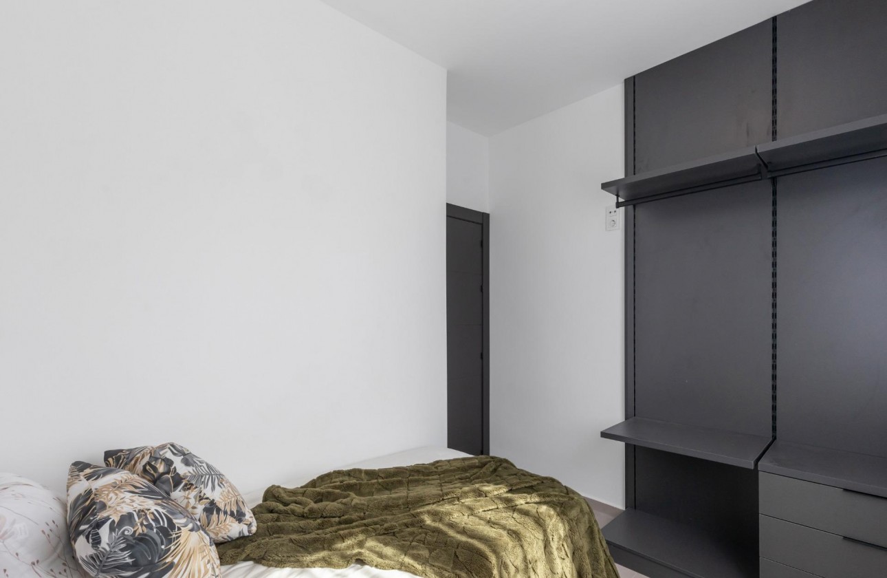 Alquiler a largo plazo - Bungalow - Torrevieja - Zona los Frutales