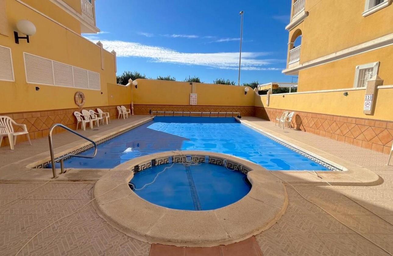 Reventa - Apartamento / piso - Algorfa