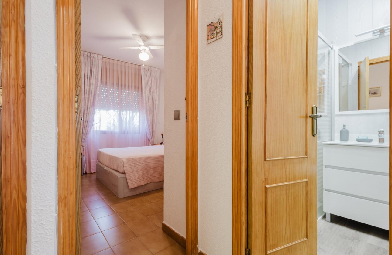 Resale - Bungalow - Torrevieja - playa de los naufragos