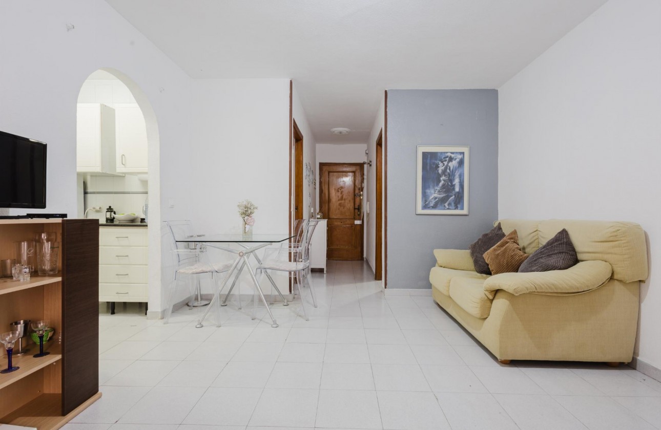 Resale - Apartment / flat - Torrevieja - Playa de La Acequion