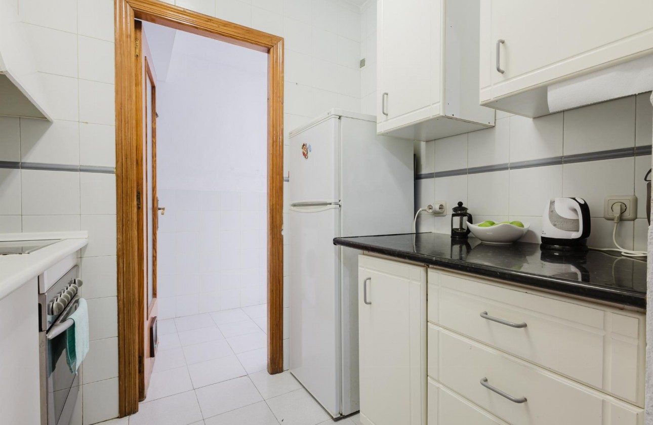 Resale - Apartment / flat - Torrevieja - Playa de La Acequion