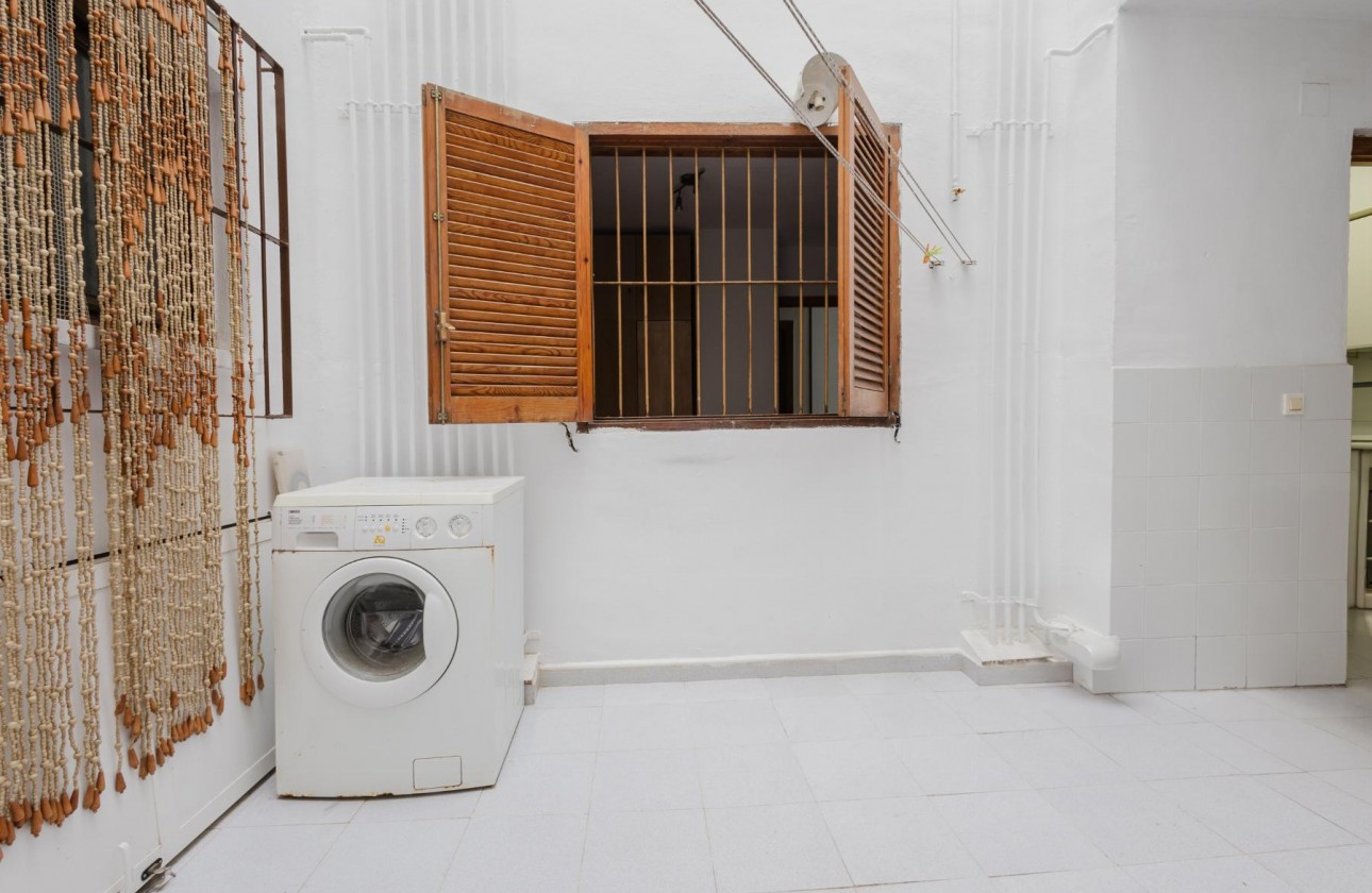 Resale - Apartment / flat - Torrevieja - Playa de La Acequion