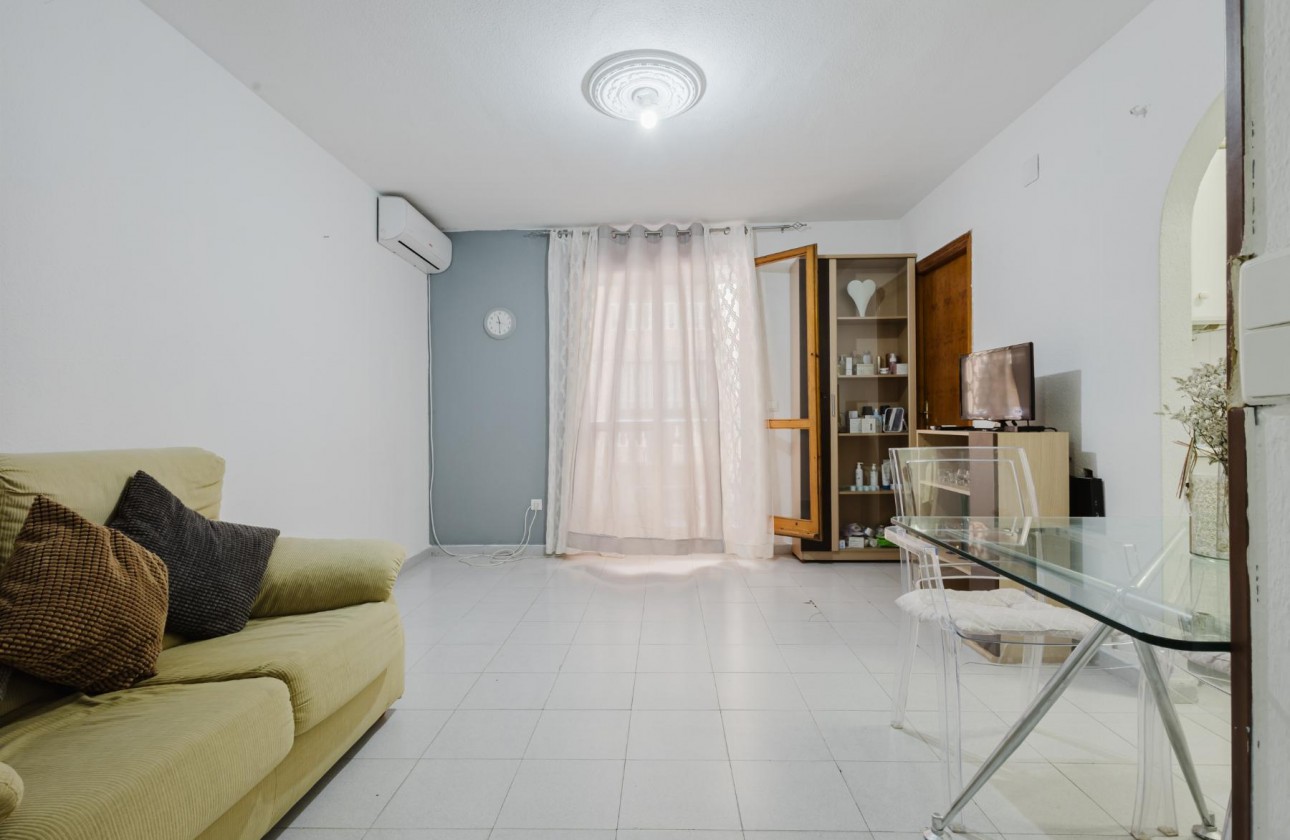Resale - Apartment / flat - Torrevieja - Playa de La Acequion
