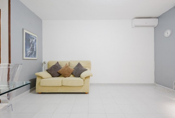 Resale - Apartment / flat - Torrevieja - Playa de La Acequion