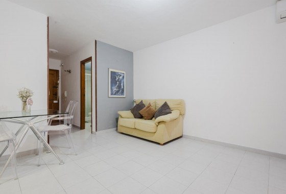 Resale - Apartment / flat - Torrevieja - Playa de La Acequion