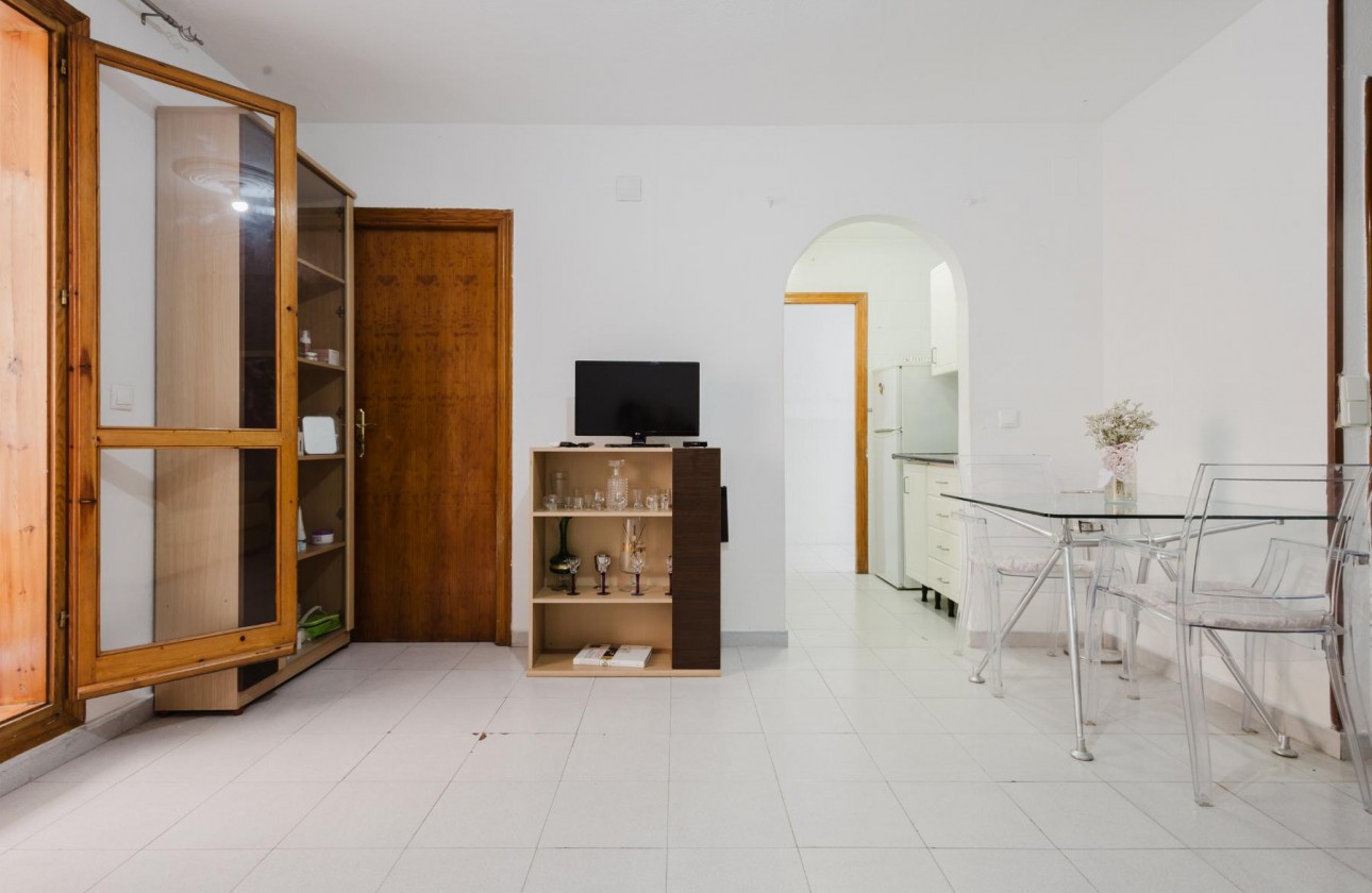 Resale - Apartment / flat - Torrevieja - Playa de La Acequion