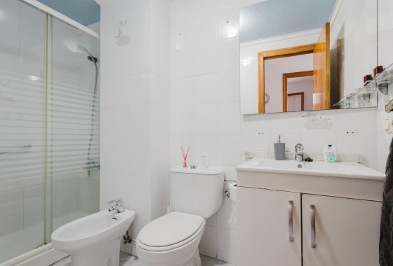 Resale - Apartment / flat - Torrevieja - Playa de La Acequion