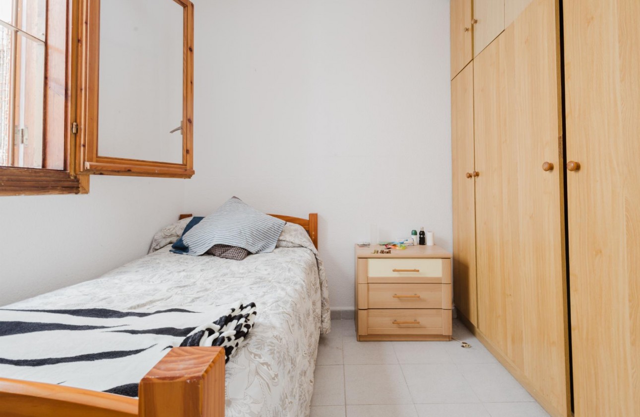 Resale - Apartment / flat - Torrevieja - Playa de La Acequion