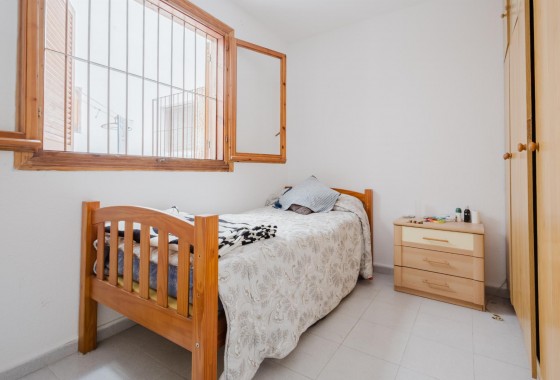 Resale - Apartment / flat - Torrevieja - Playa de La Acequion