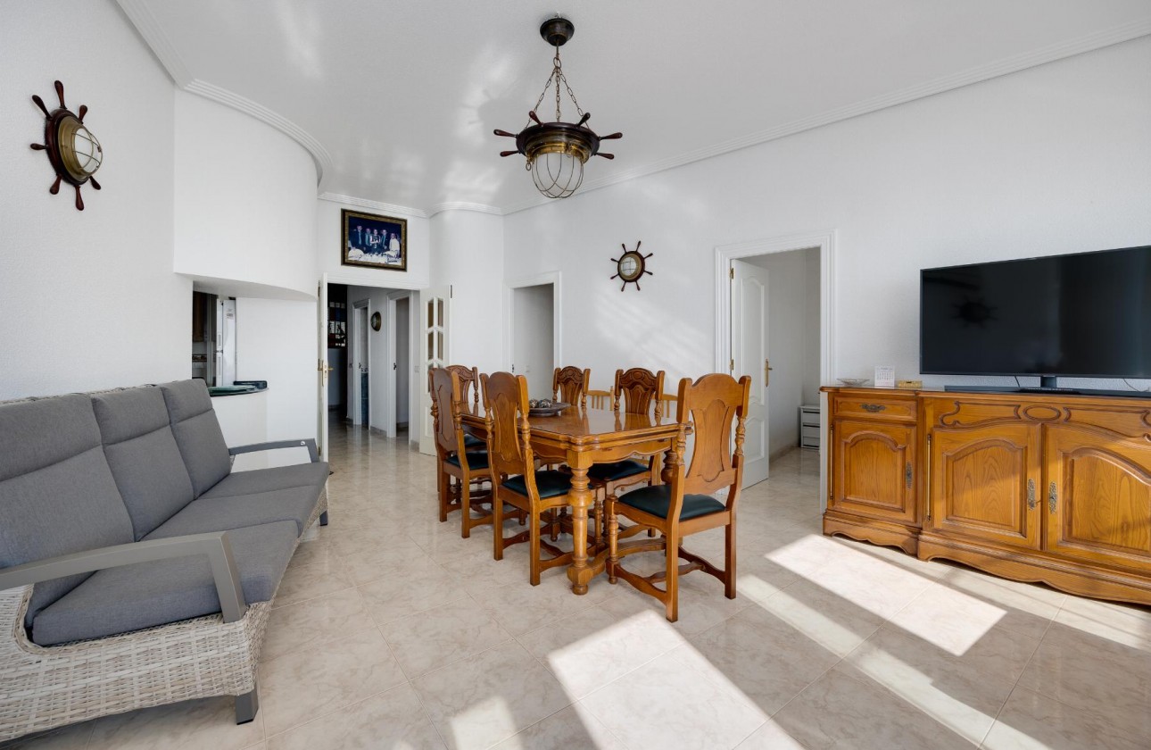 Resale - Apartment / flat - Torrevieja - Playa del Acequión