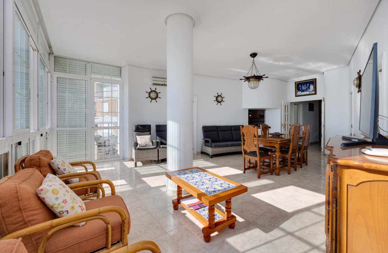 Resale - Apartment / flat - Torrevieja - Playa del Acequión