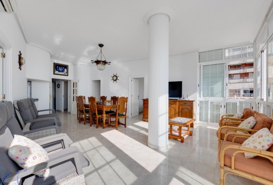 Resale - Apartment / flat - Torrevieja - Playa del Acequión