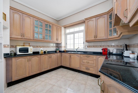 Resale - Apartment / flat - Torrevieja - Playa del Acequión