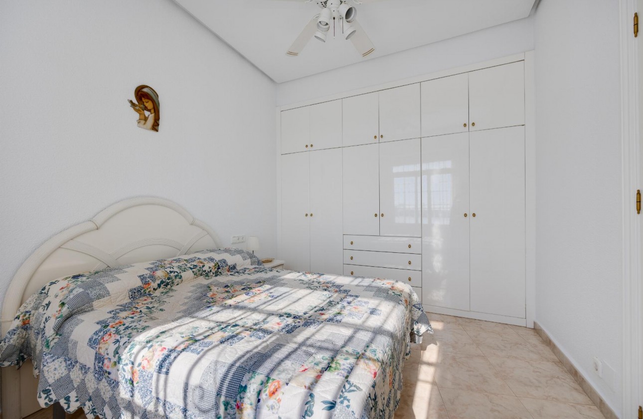 Resale - Apartment / flat - Torrevieja - Playa del Acequión