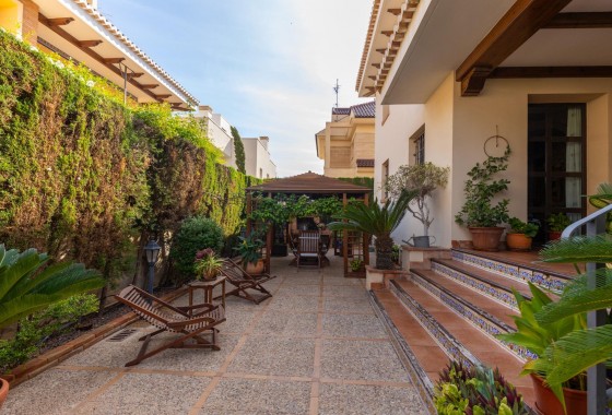 Resale - Villa - Torrevieja - La veleta