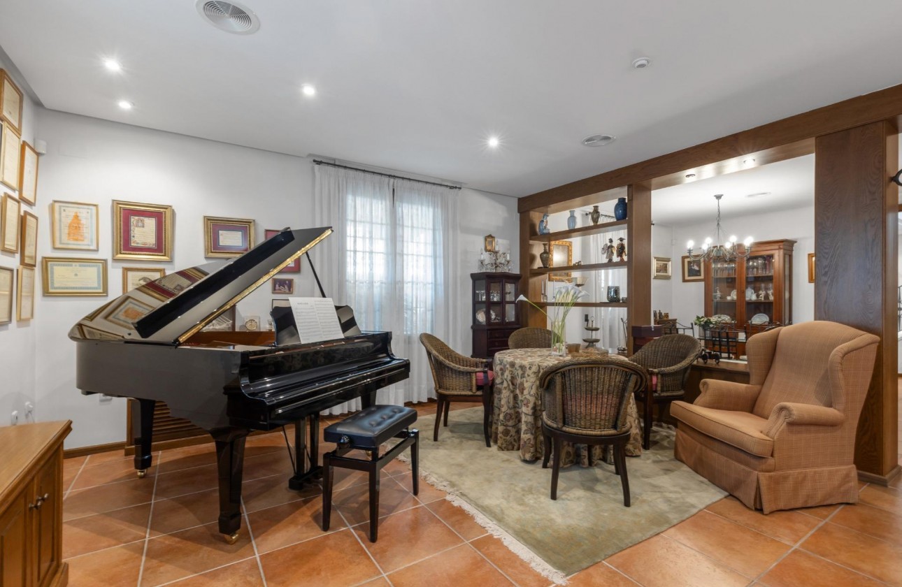 Resale - Villa - Torrevieja - La veleta