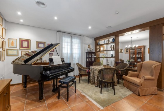 Resale - Villa - Torrevieja - La veleta