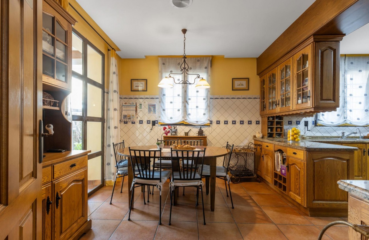 Resale - Villa - Torrevieja - La veleta