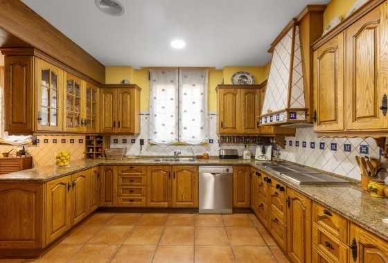 Resale - Villa - Torrevieja - La veleta