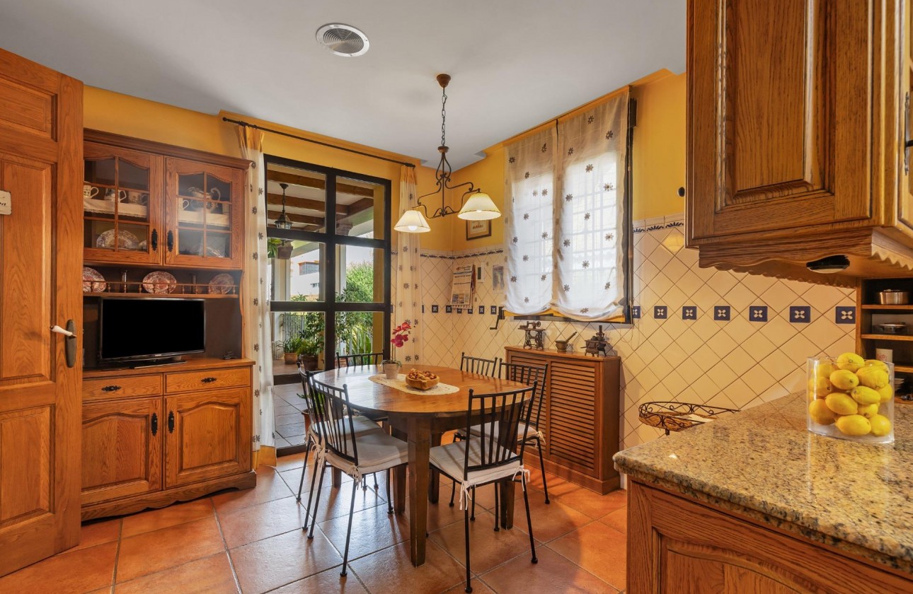 Resale - Villa - Torrevieja - La veleta