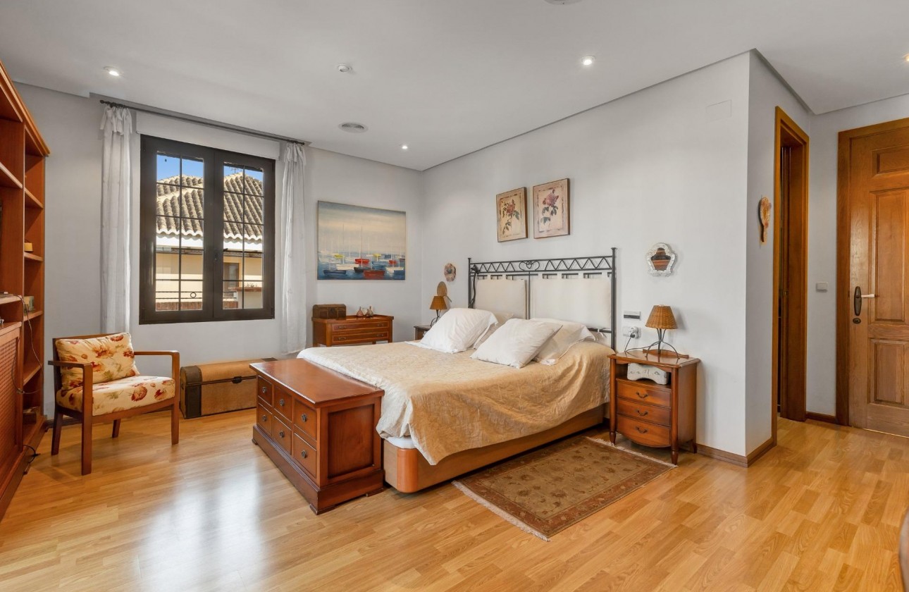 Resale - Villa - Torrevieja - La veleta