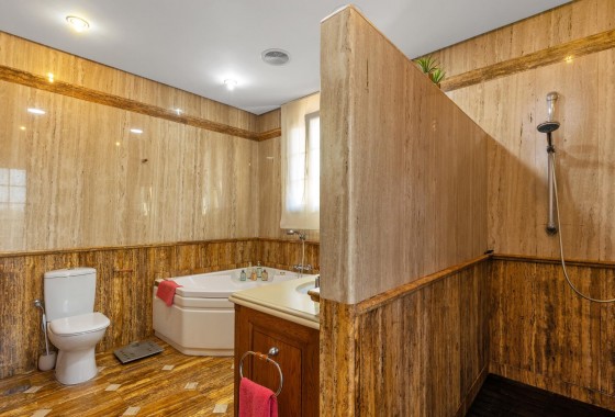 Resale - Villa - Torrevieja - La veleta