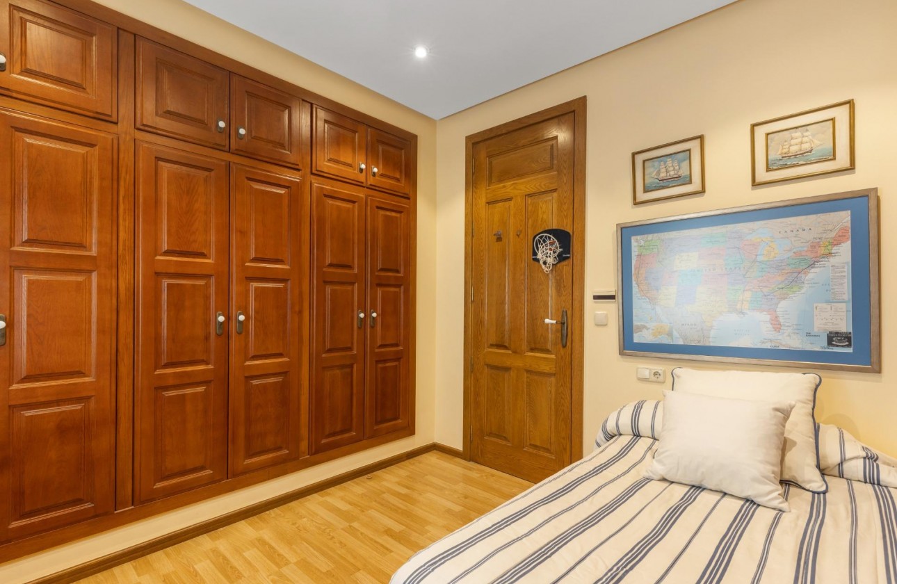 Resale - Villa - Torrevieja - La veleta