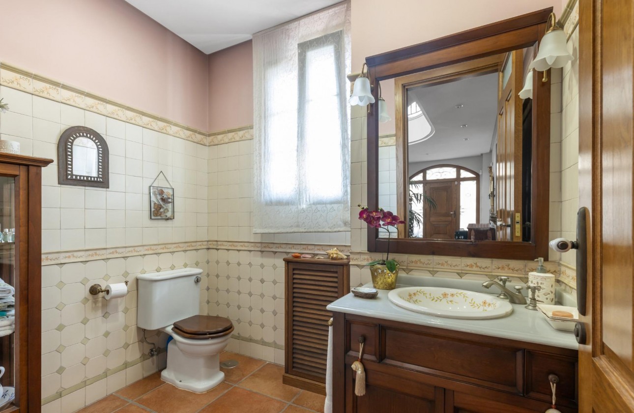 Resale - Villa - Torrevieja - La veleta