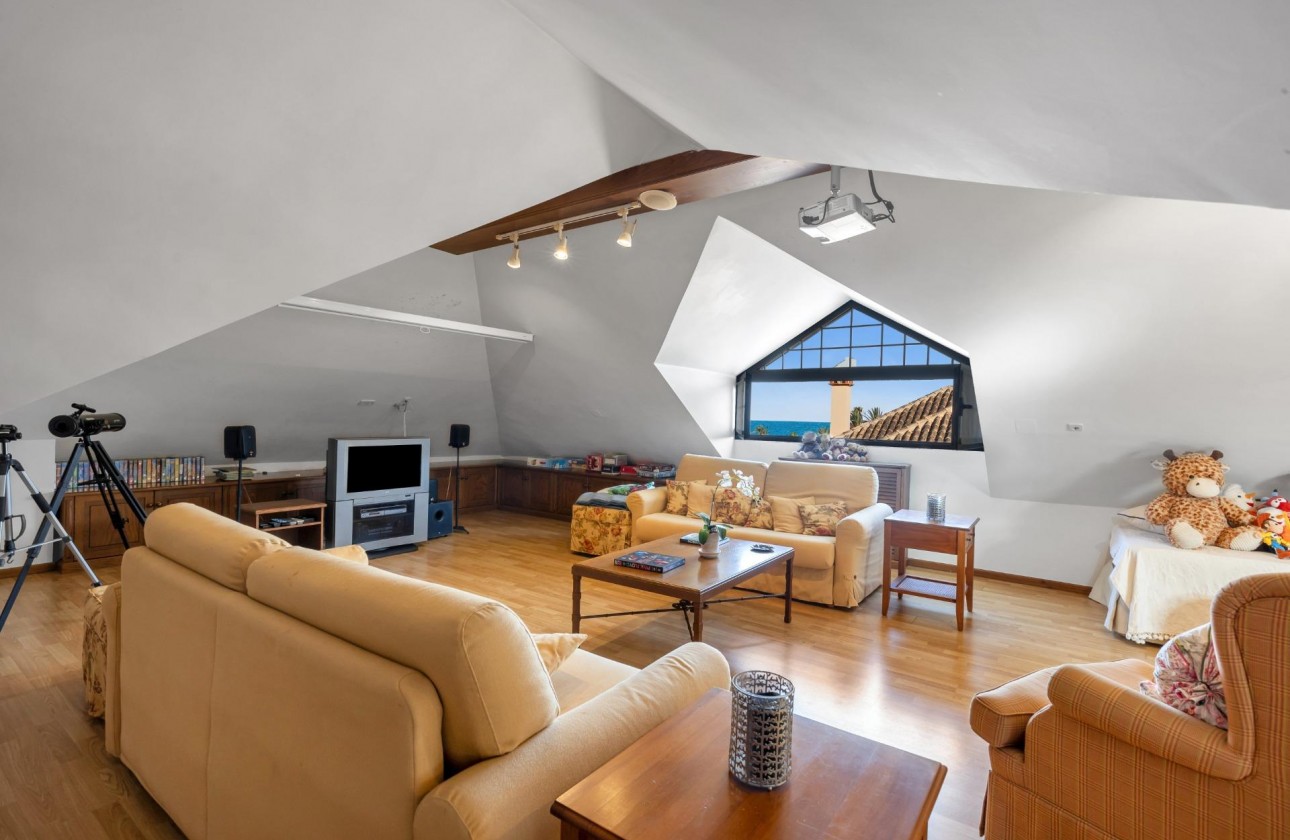 Resale - Villa - Torrevieja - La veleta