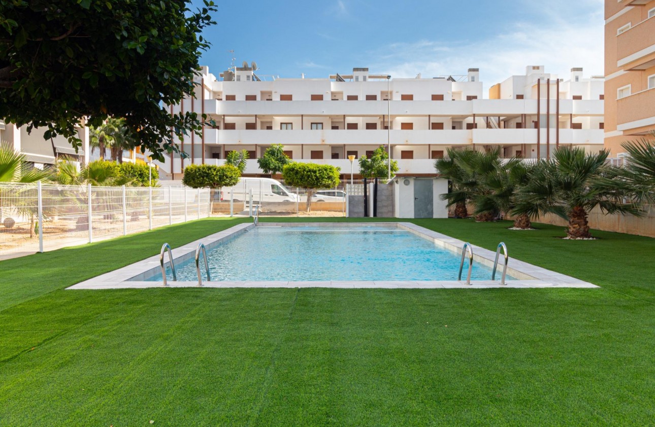 Resale - Apartment / flat - Orihuela Costa - Los Dolses