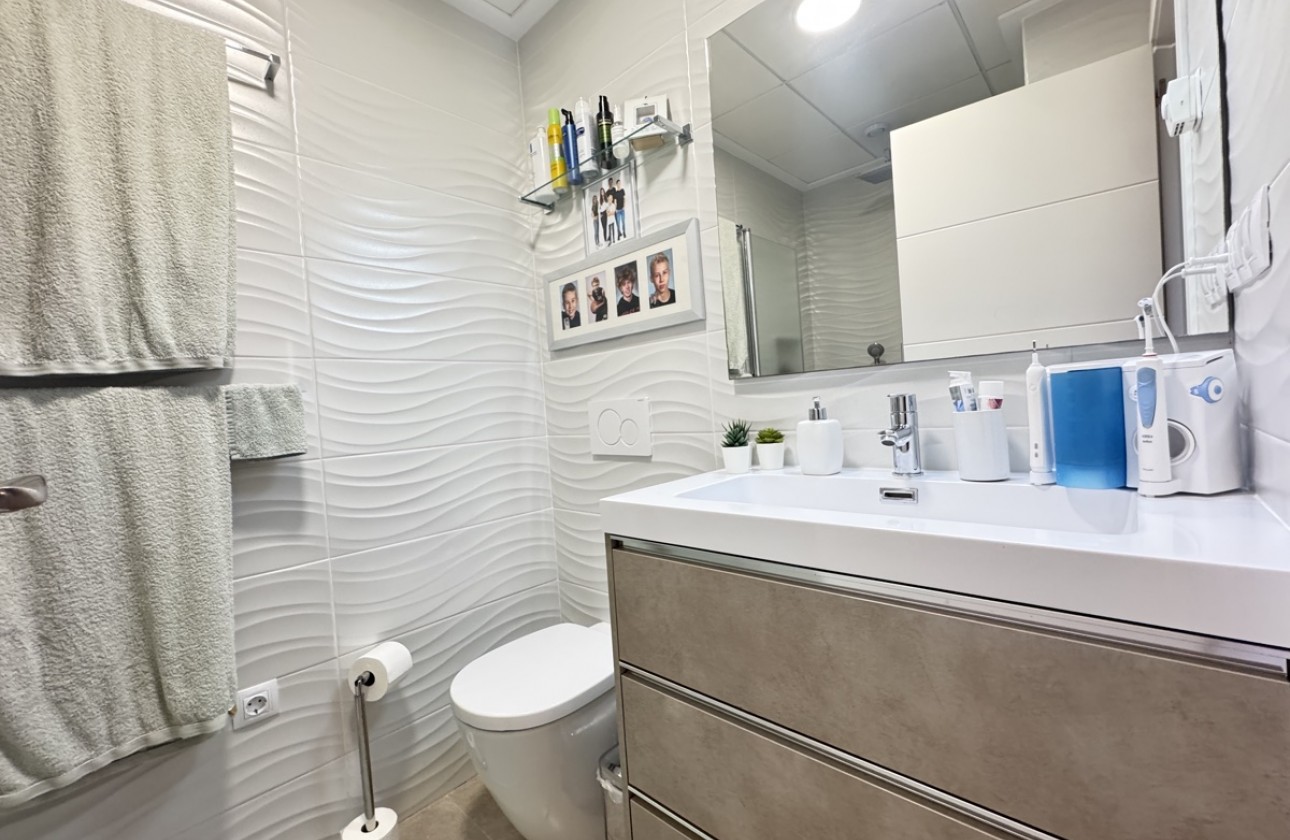 Resale - Apartment / flat - Villamartin