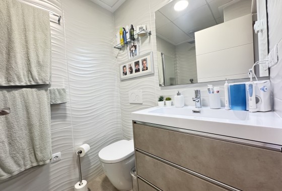 Resale - Apartment / flat - Villamartin