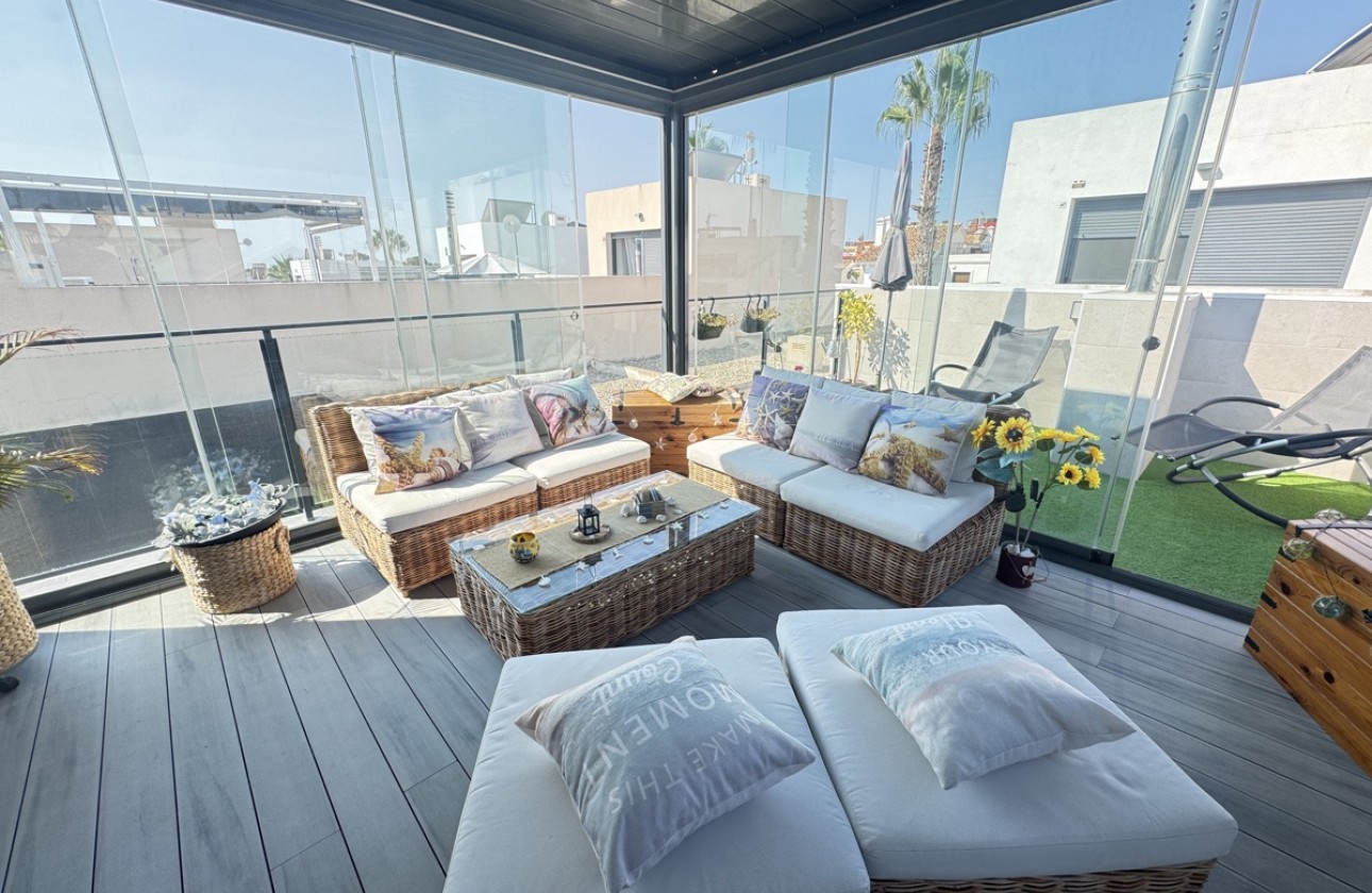 Resale - Villa - Villamartin