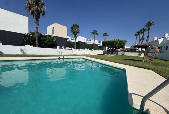 Resale - Villa - Villamartin