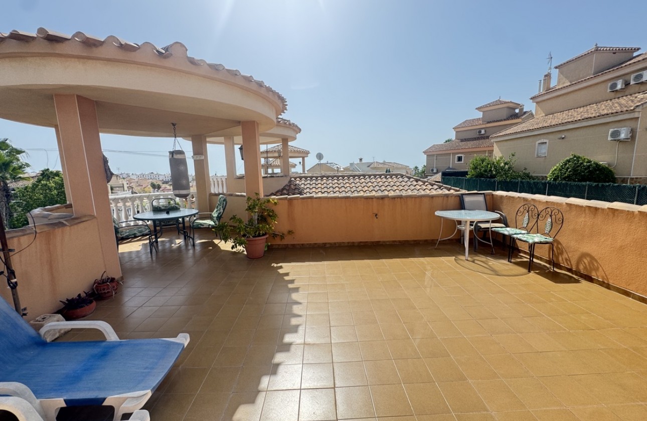 Resale - Villa - Villamartin