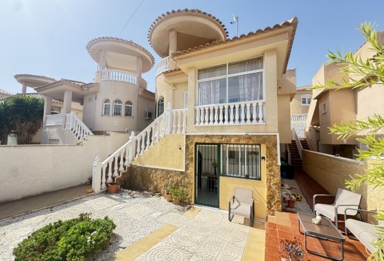 Resale - Villa - Villamartin