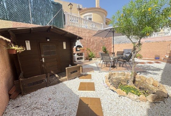 Resale - Villa - Villamartin