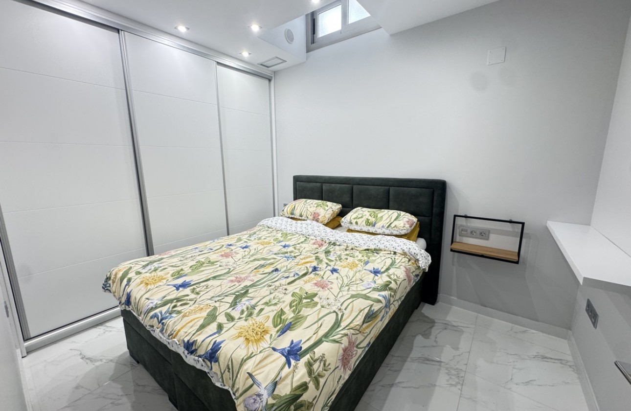 Resale - Villa - Villamartin