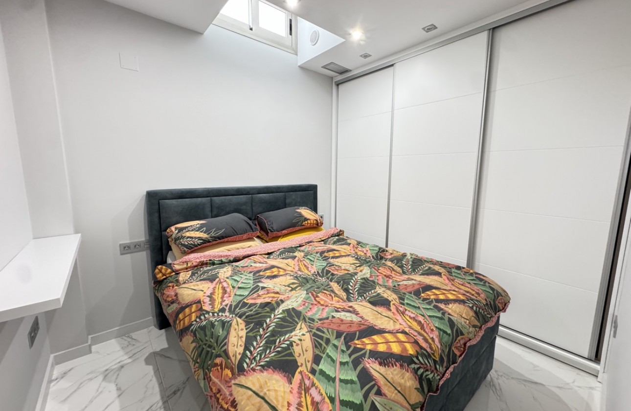 Resale - Villa - Villamartin