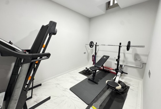 Resale - Villa - Villamartin