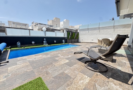 Resale - Villa - Villamartin
