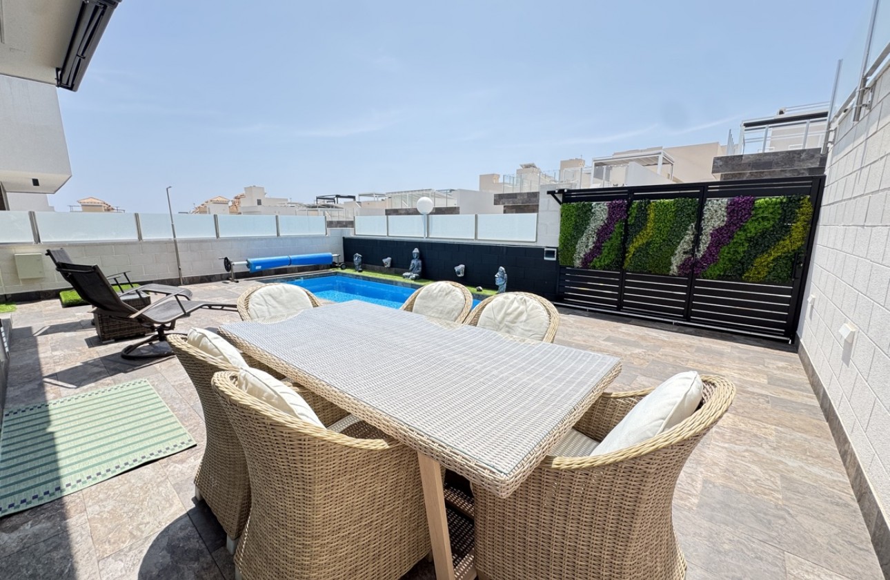 Resale - Villa - Villamartin