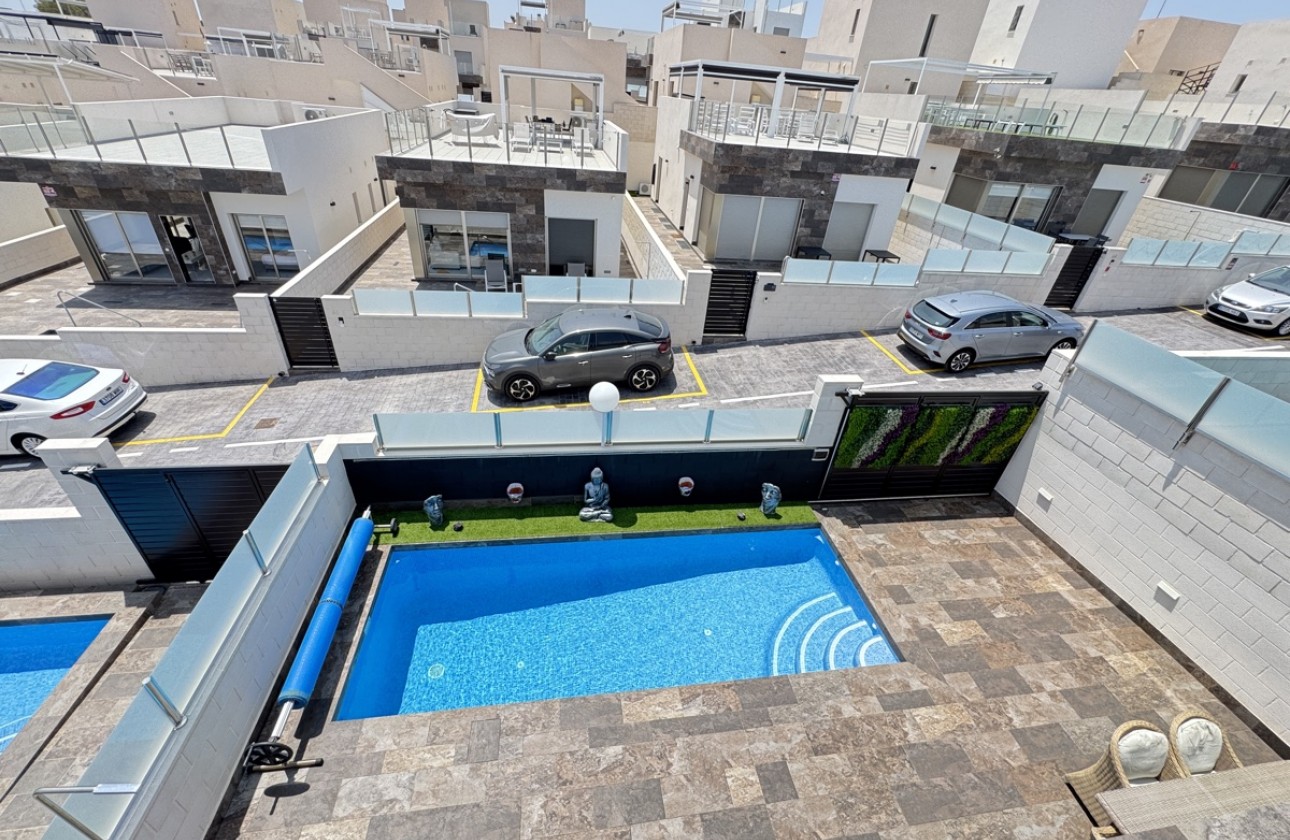 Resale - Villa - Villamartin