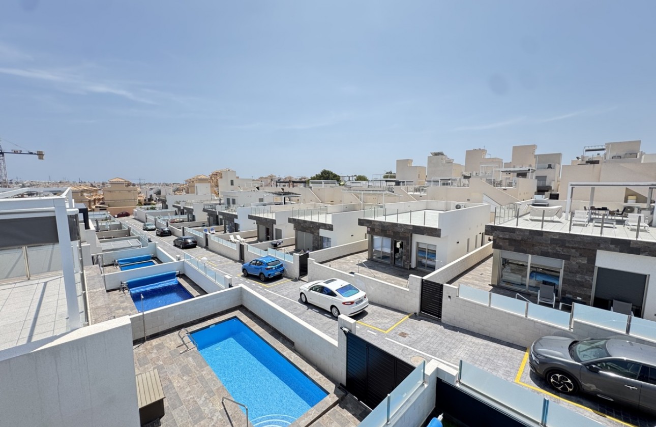 Resale - Villa - Villamartin