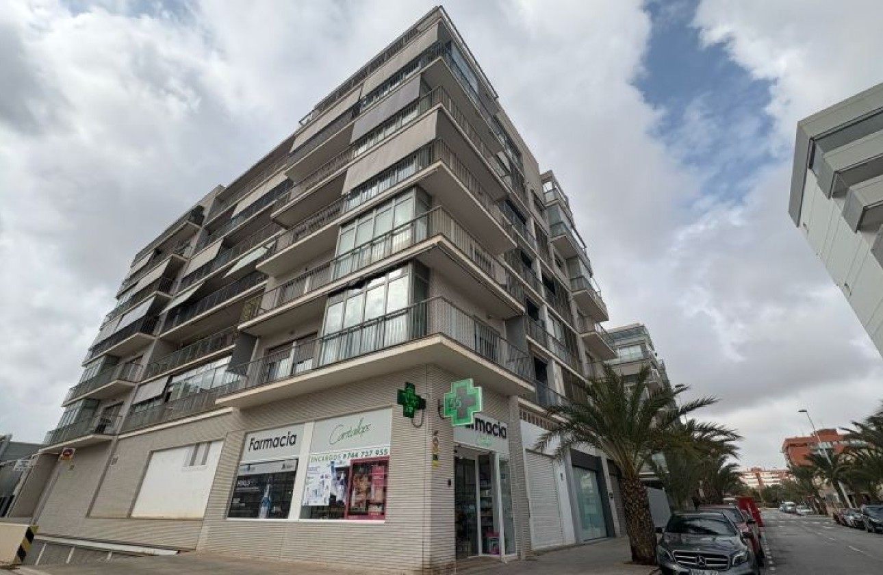 Reventa - Apartamento / piso - Elche