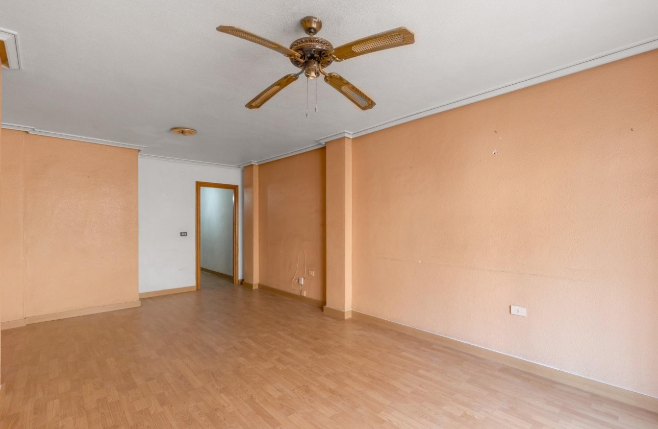 Resale - Apartment / flat - Torrevieja - Habaneras