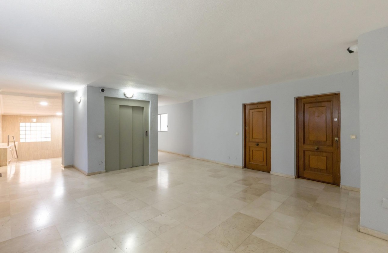 Resale - Apartment / flat - Torrevieja - Habaneras