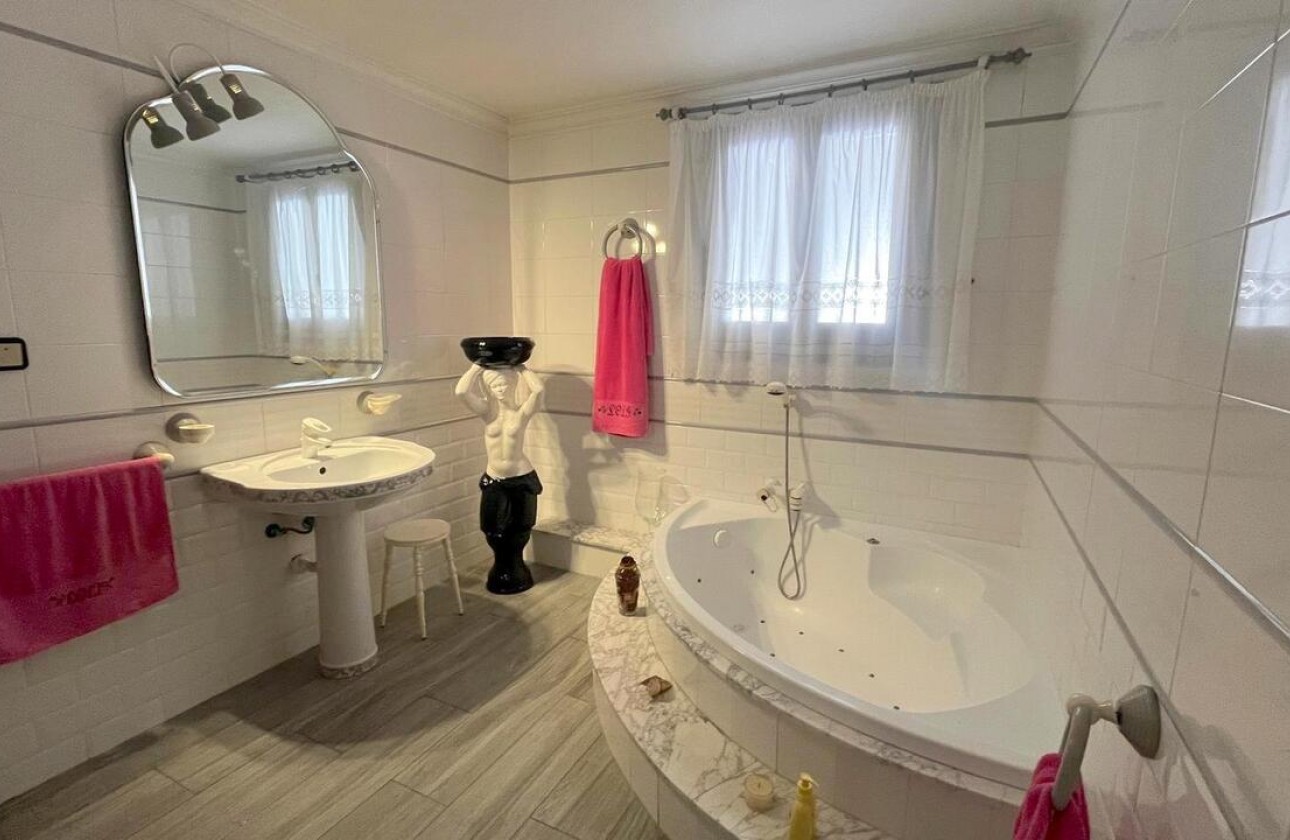 Resale - Villa - Formentera del Segura