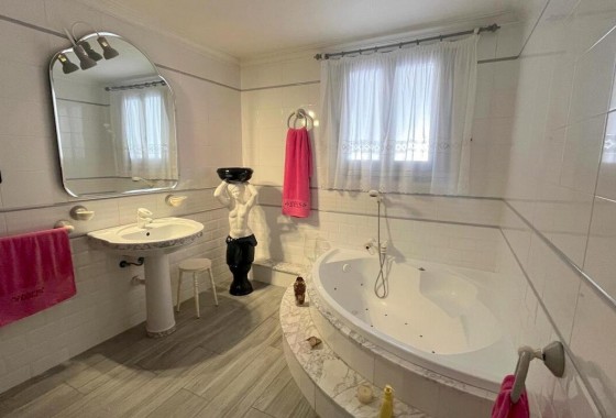 Resale - Villa - Formentera del Segura