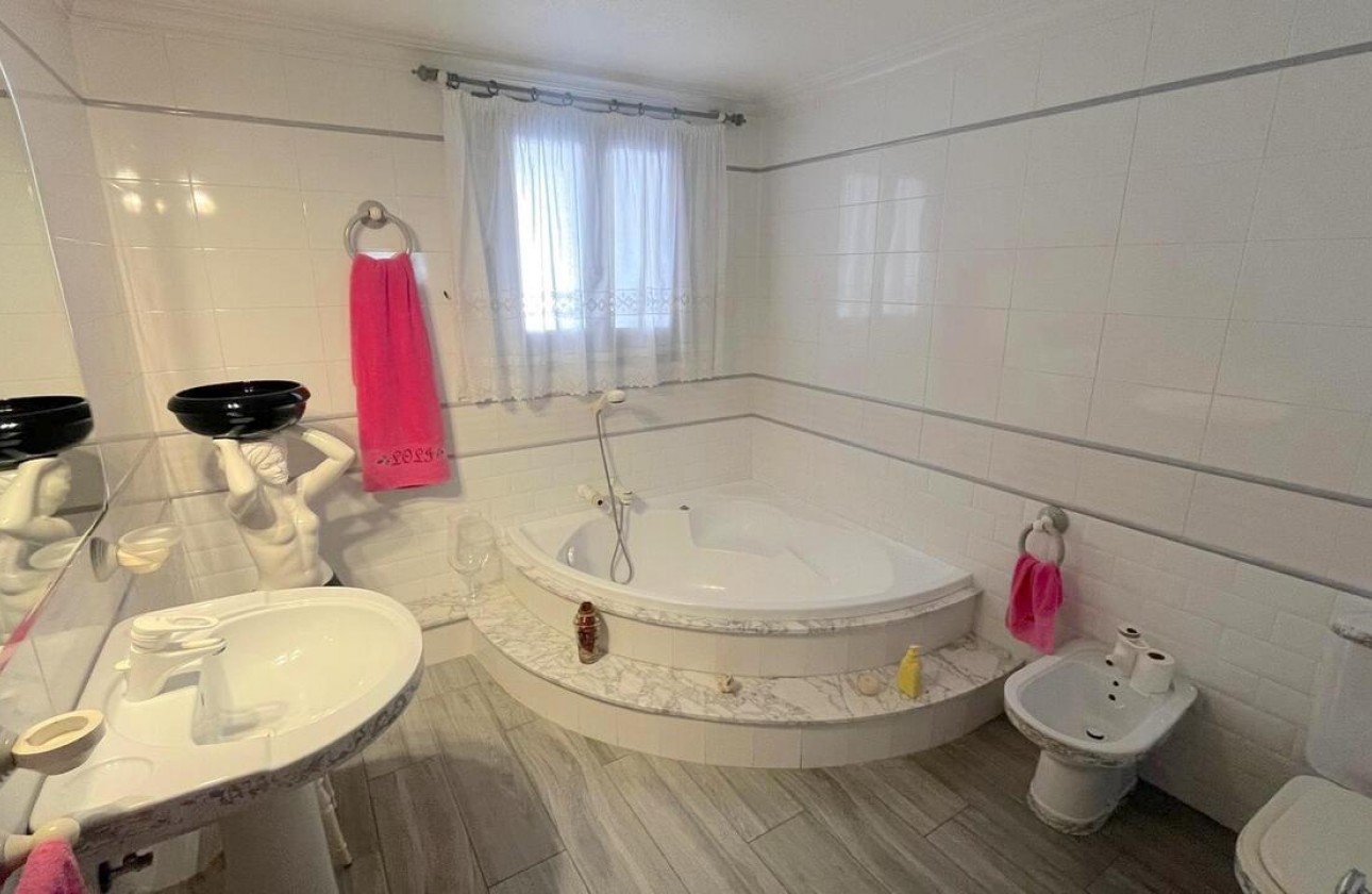 Resale - Villa - Formentera del Segura